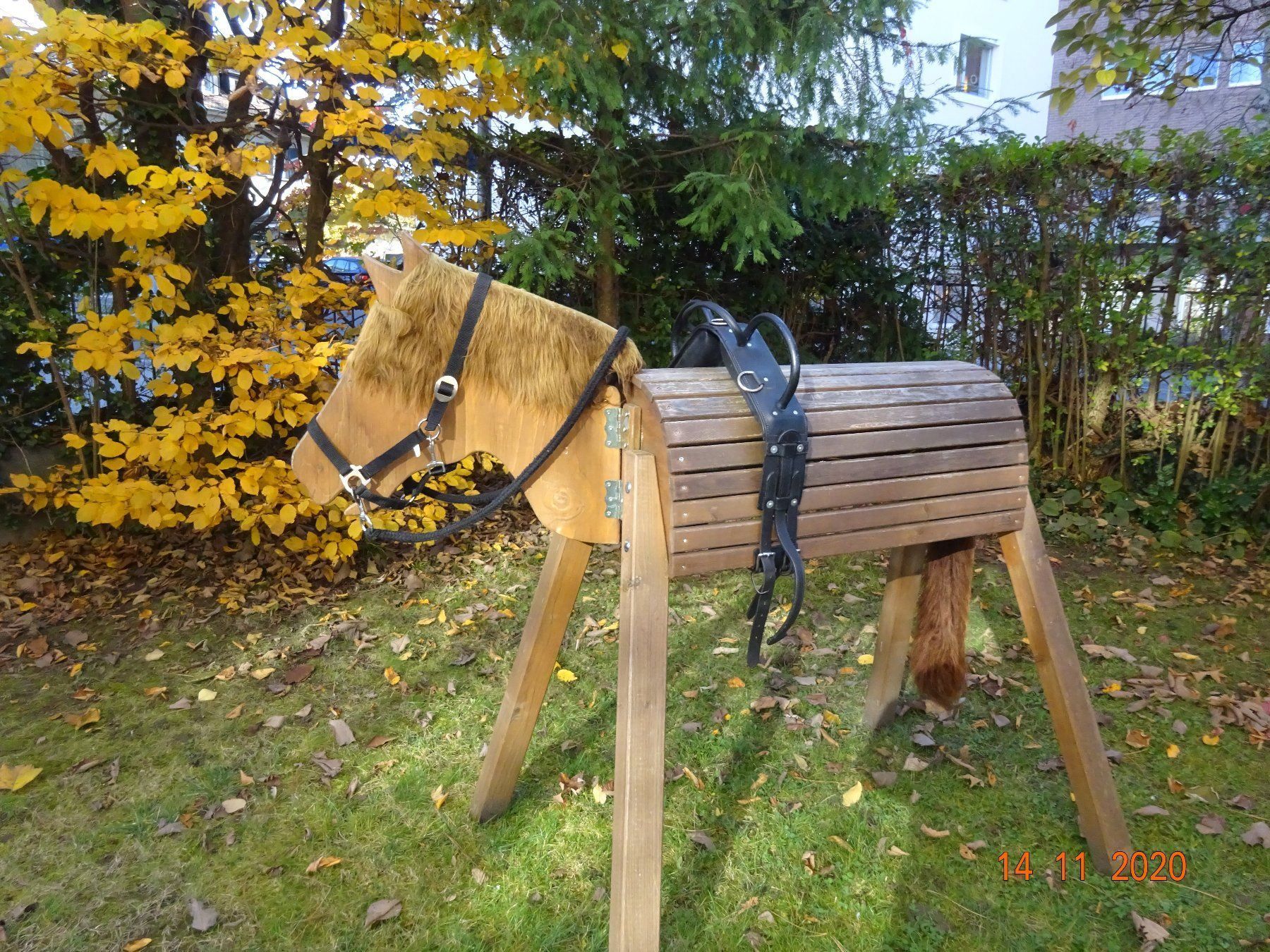 Holzpferd / Gartenpferd mit Turngurt Kaufen auf Ricardo