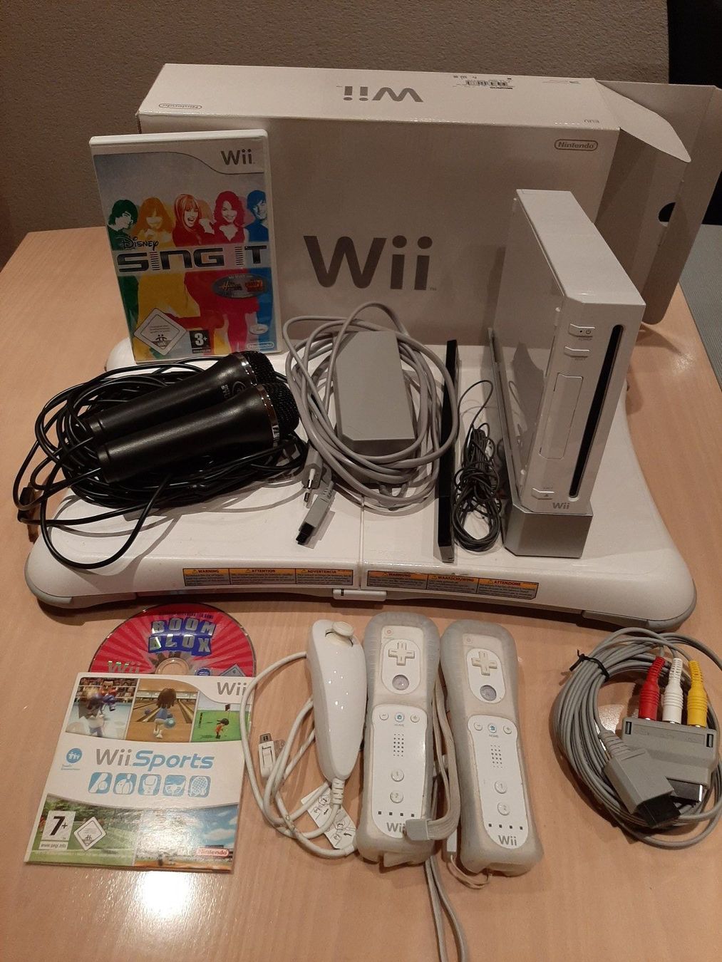 Wii Konsole + Wii Sports + Singit Kaufen auf Ricardo