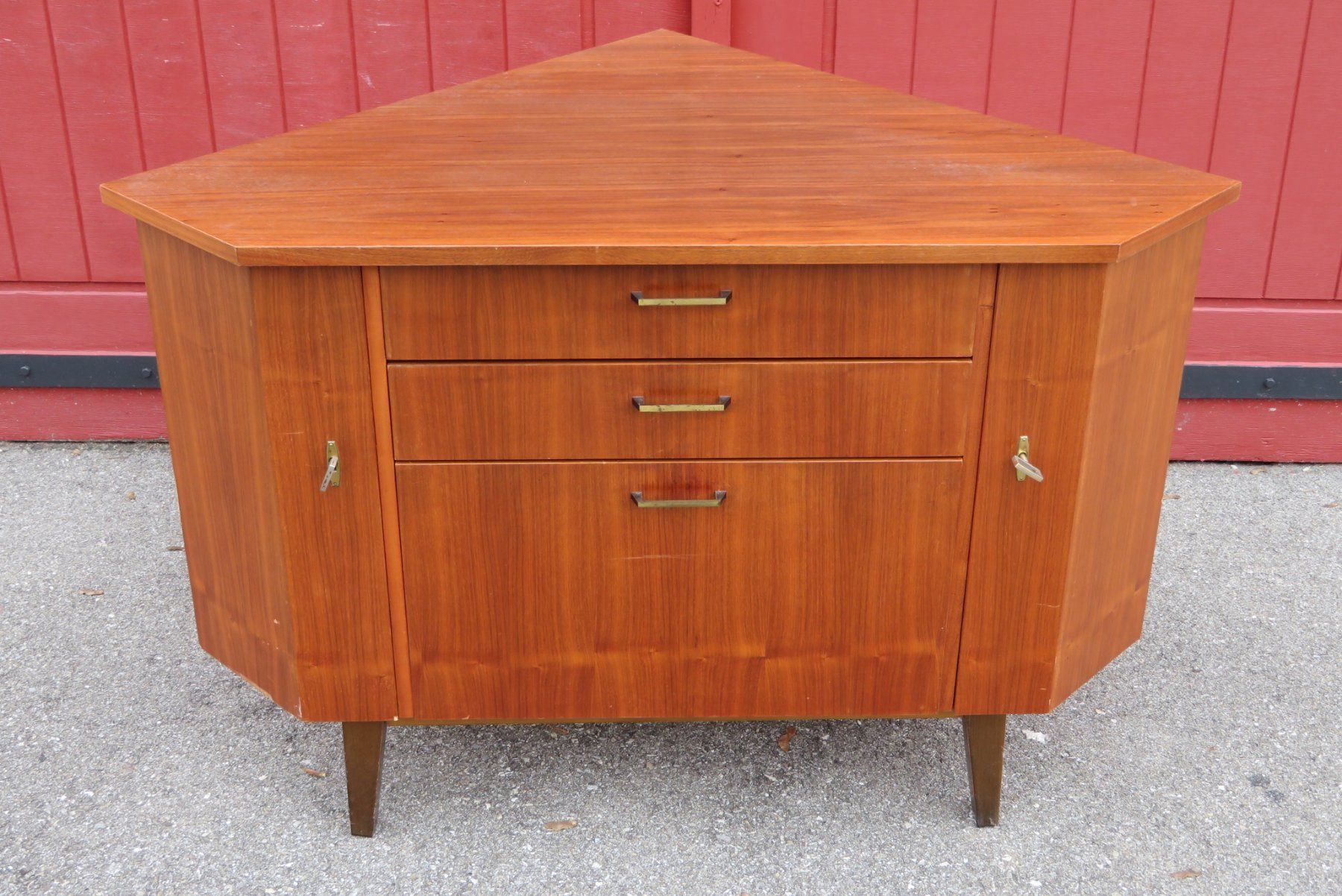 Originelles Eckmöbel | Kaufen auf Ricardo