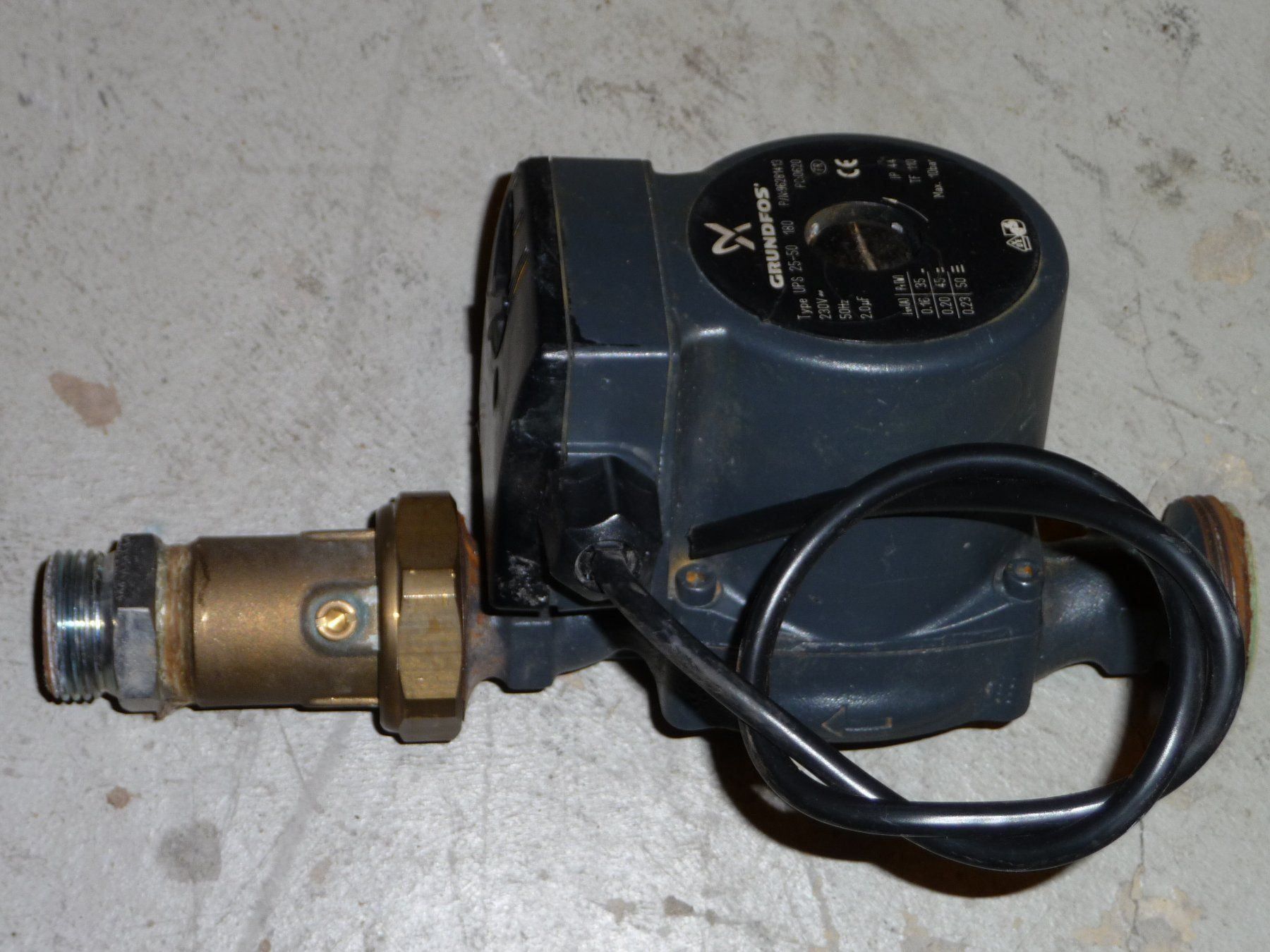 Grundfos Heizungspumpe UPS 25-50 / 180 | Kaufen auf Ricardo