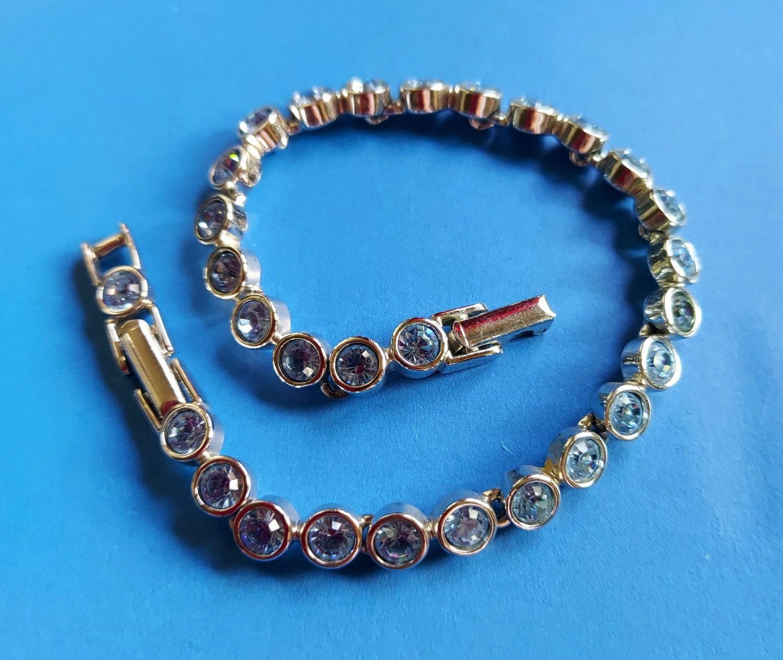 Swarovski TennisArmband blaue Steine Kaufen auf Ricardo