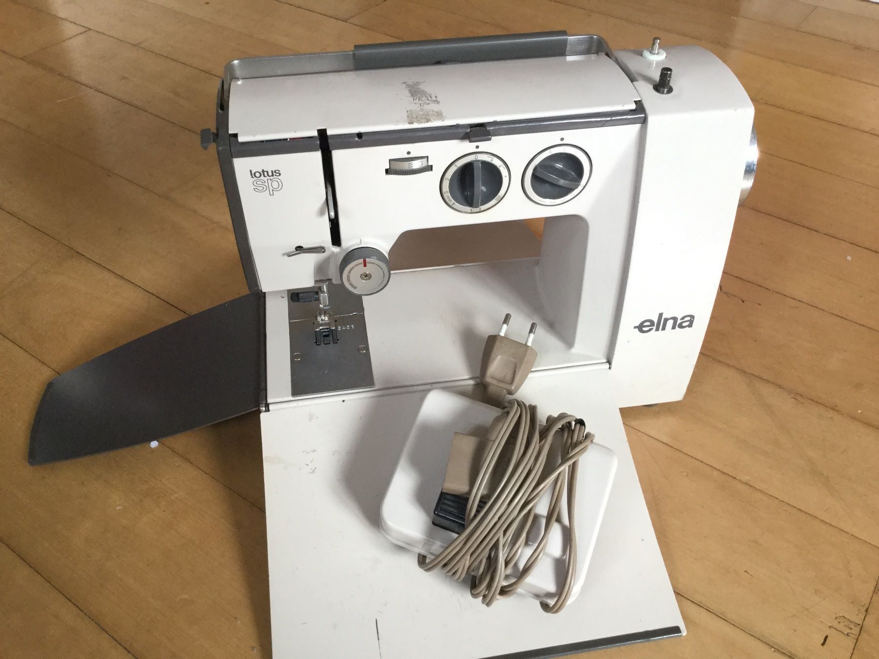 Nähmaschine Elna Lotus sp (1968) Kaufen auf Ricardo