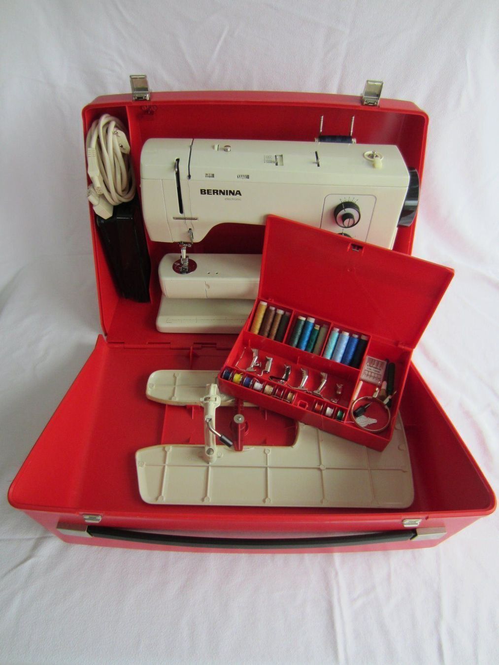 Bernina 831 Nähmaschine mit Koffer Kaufen auf Ricardo