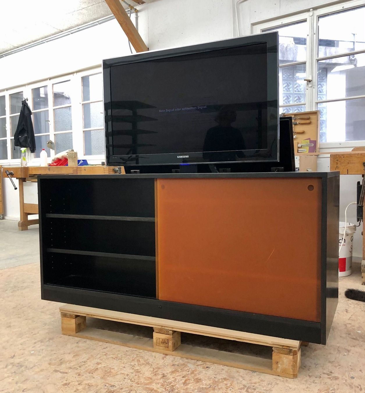 TV Möbel mit TV-Lift und TV Samsung | Kaufen auf Ricardo