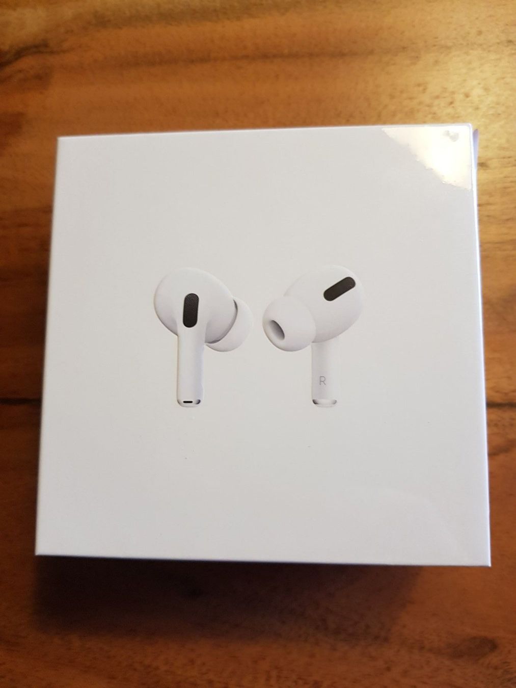 Как снять пластиковый чехол с air pods