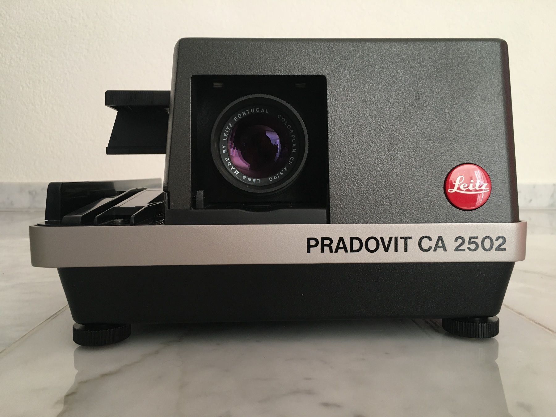 Lampe Pour Projecteur De Diapositives LEITZ PRADOVIT CA 2500 - 24V 150W - NEUVE