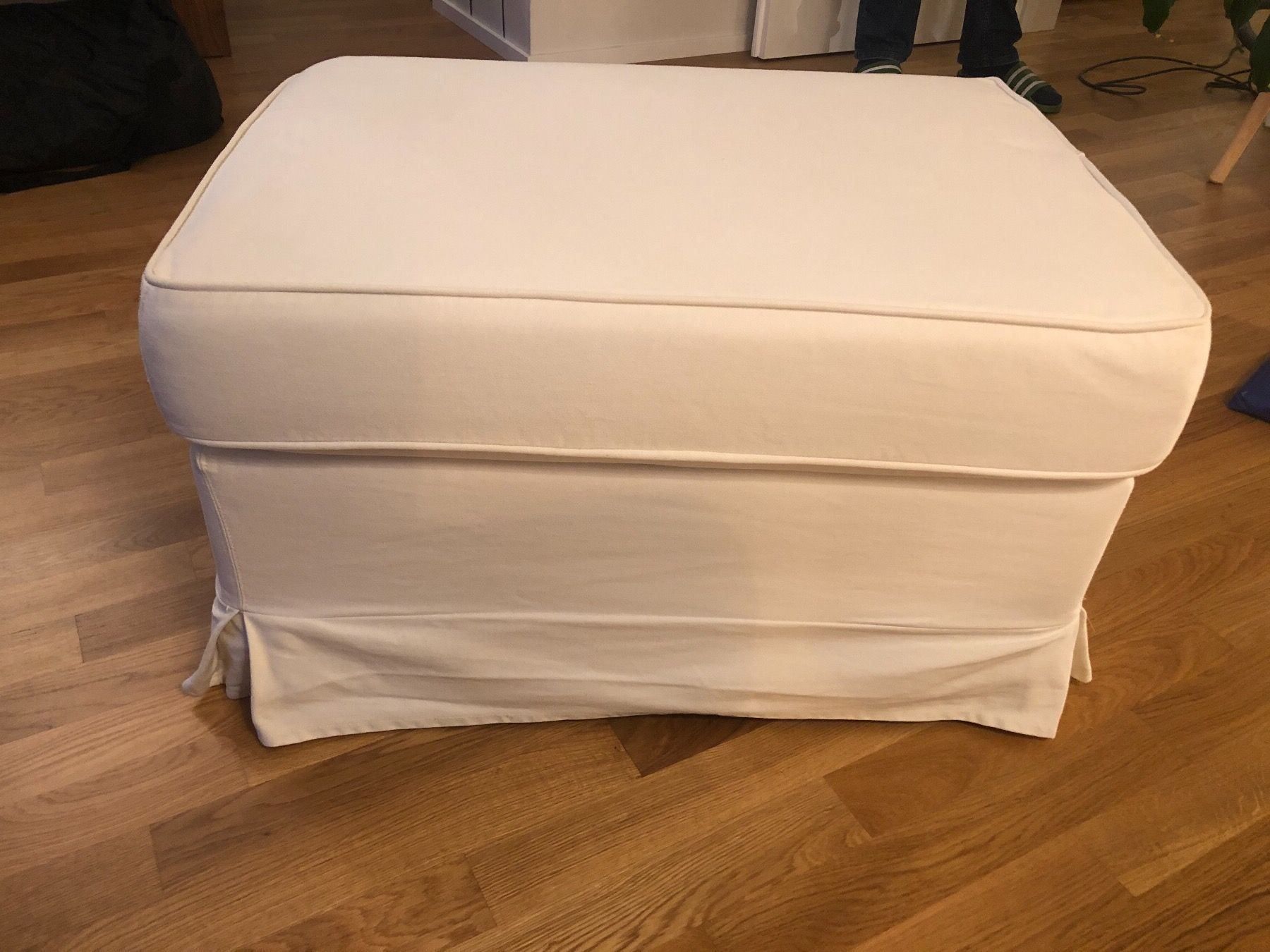IKEA Ektorp Hocker weiss mit Stauraum | Kaufen auf Ricardo
