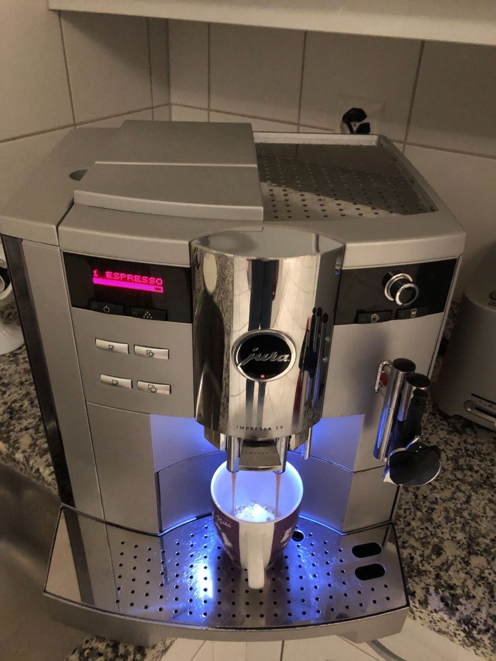 Jura Impressa S9 ab 1.!! NP 1900. Kaufen auf Ricardo