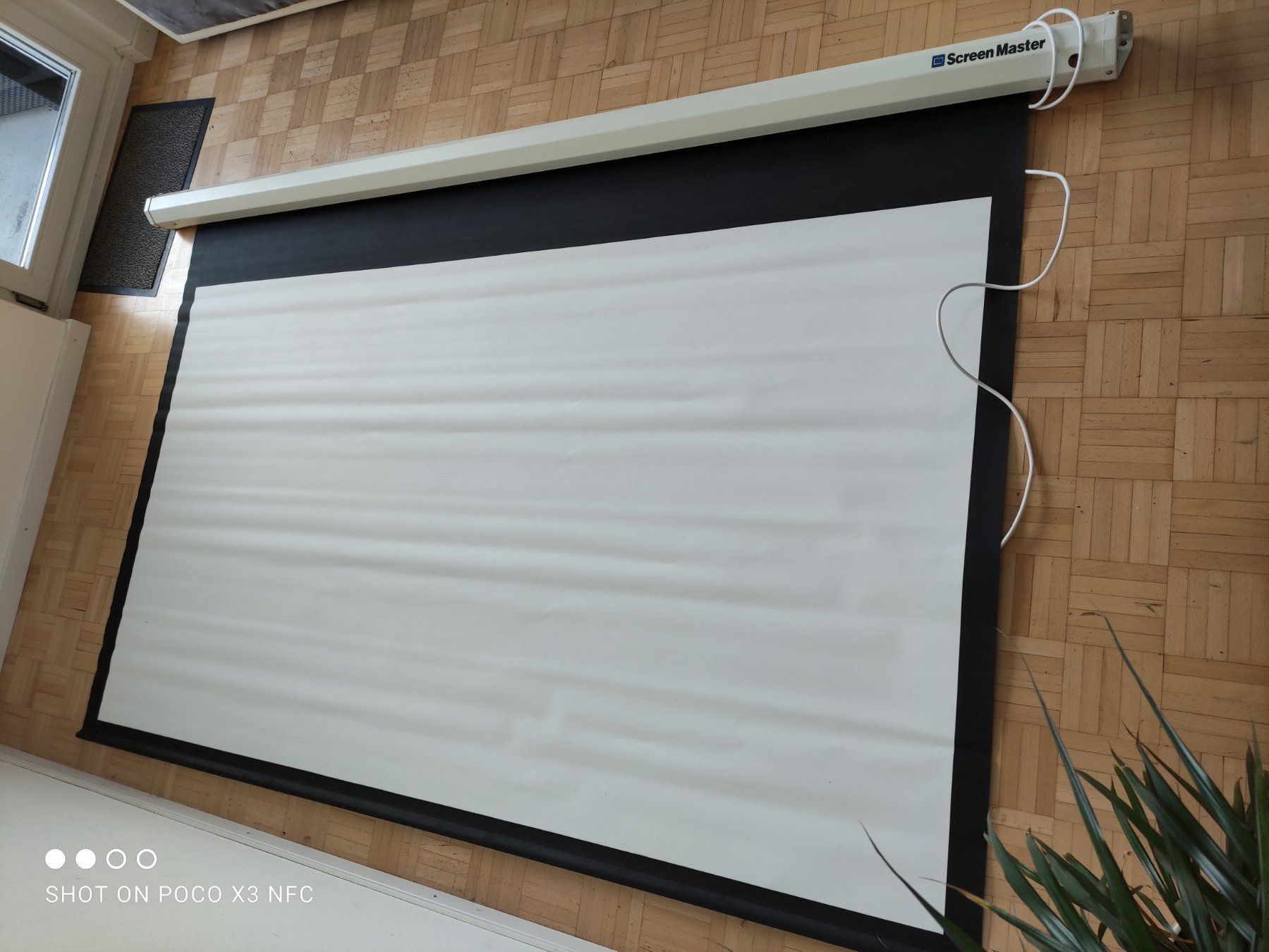 Beamer Leinwand Kaufen auf Ricardo