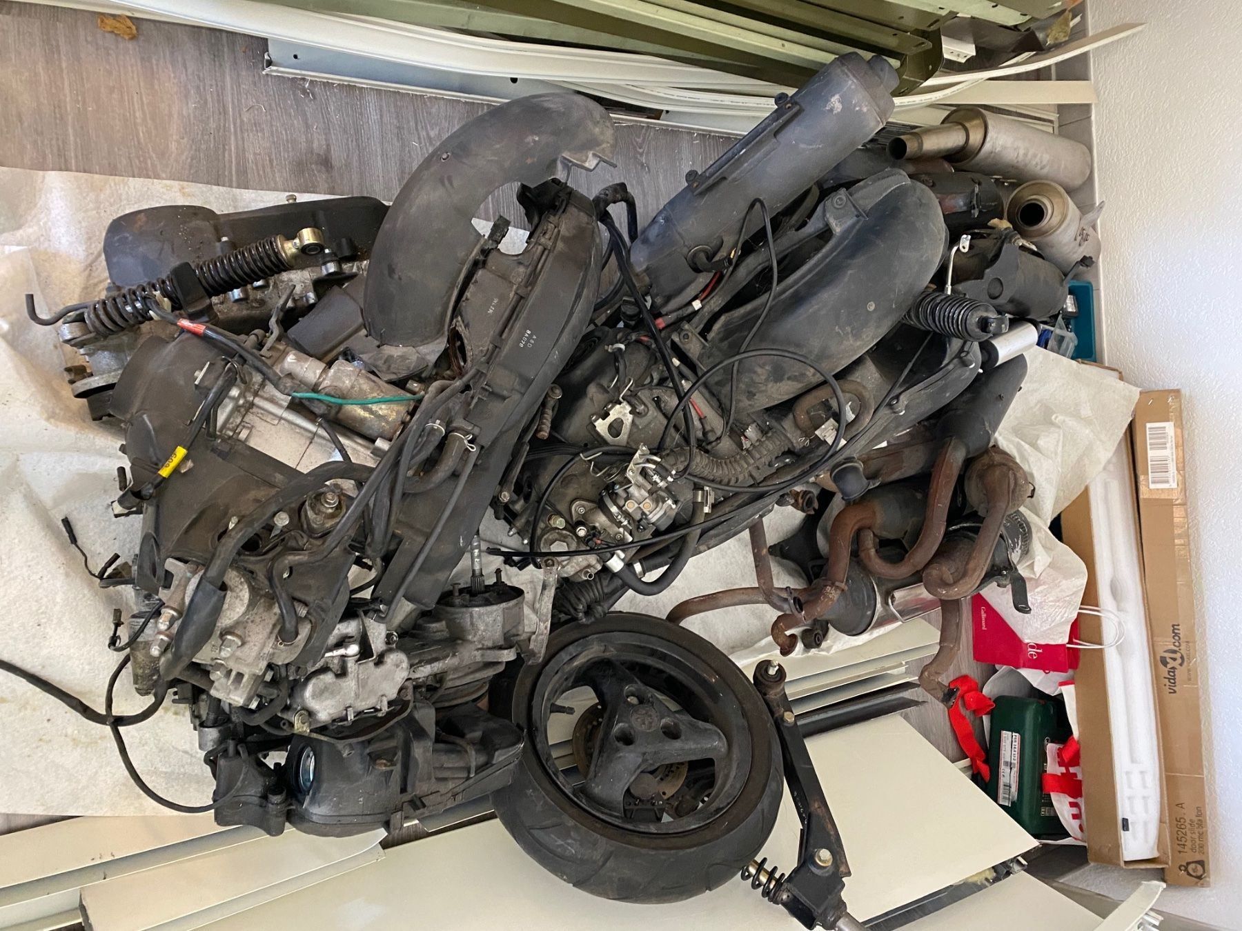 Diverses pièces scooters/motos Acheter sur Ricardo