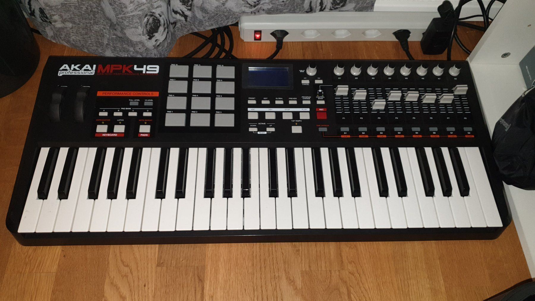 Akai MPK49 Midi keyboard Kaufen auf Ricardo