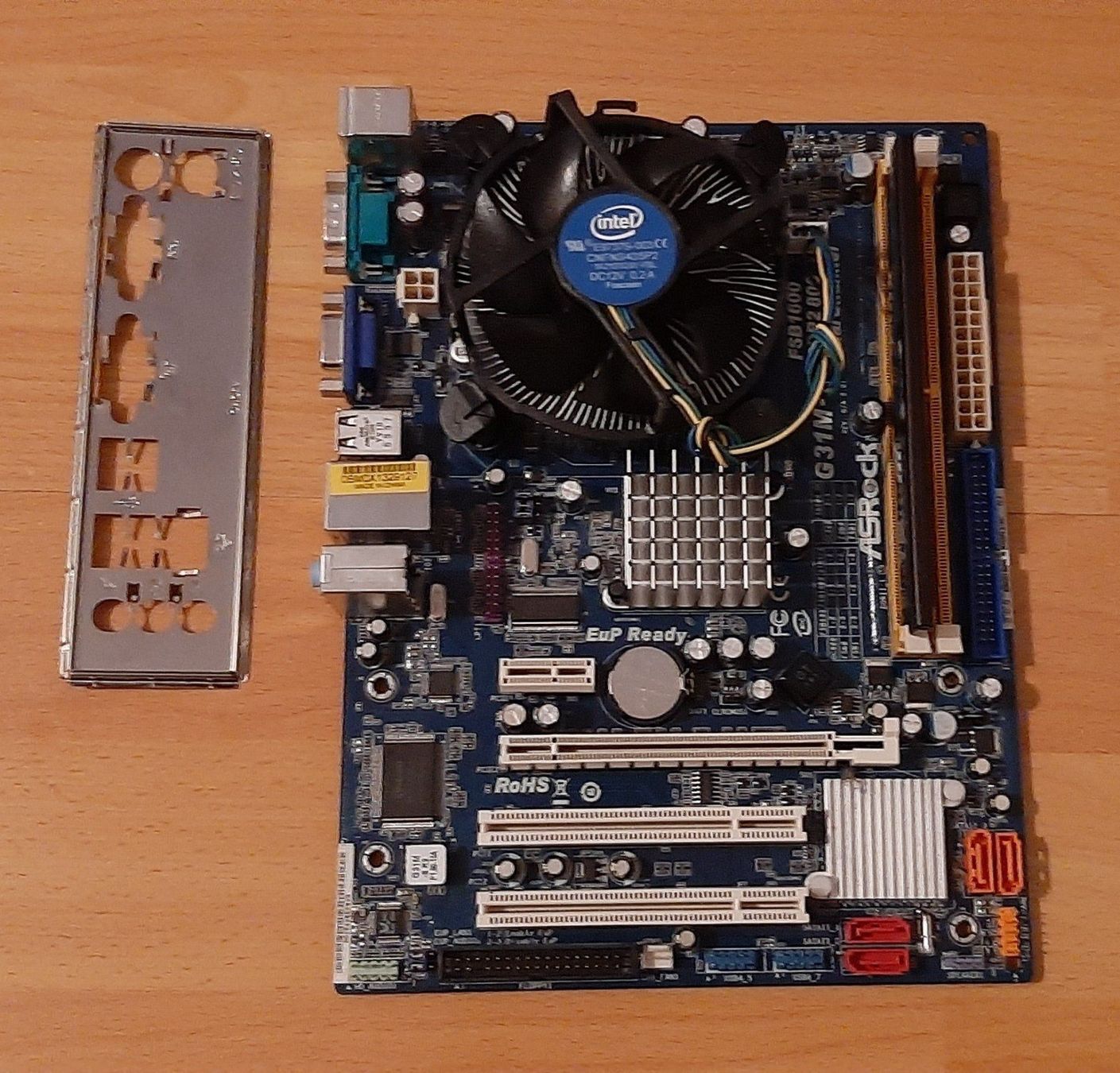 Board ASRock G31MS Intel E3400 + 2 GB Kaufen auf Ricardo