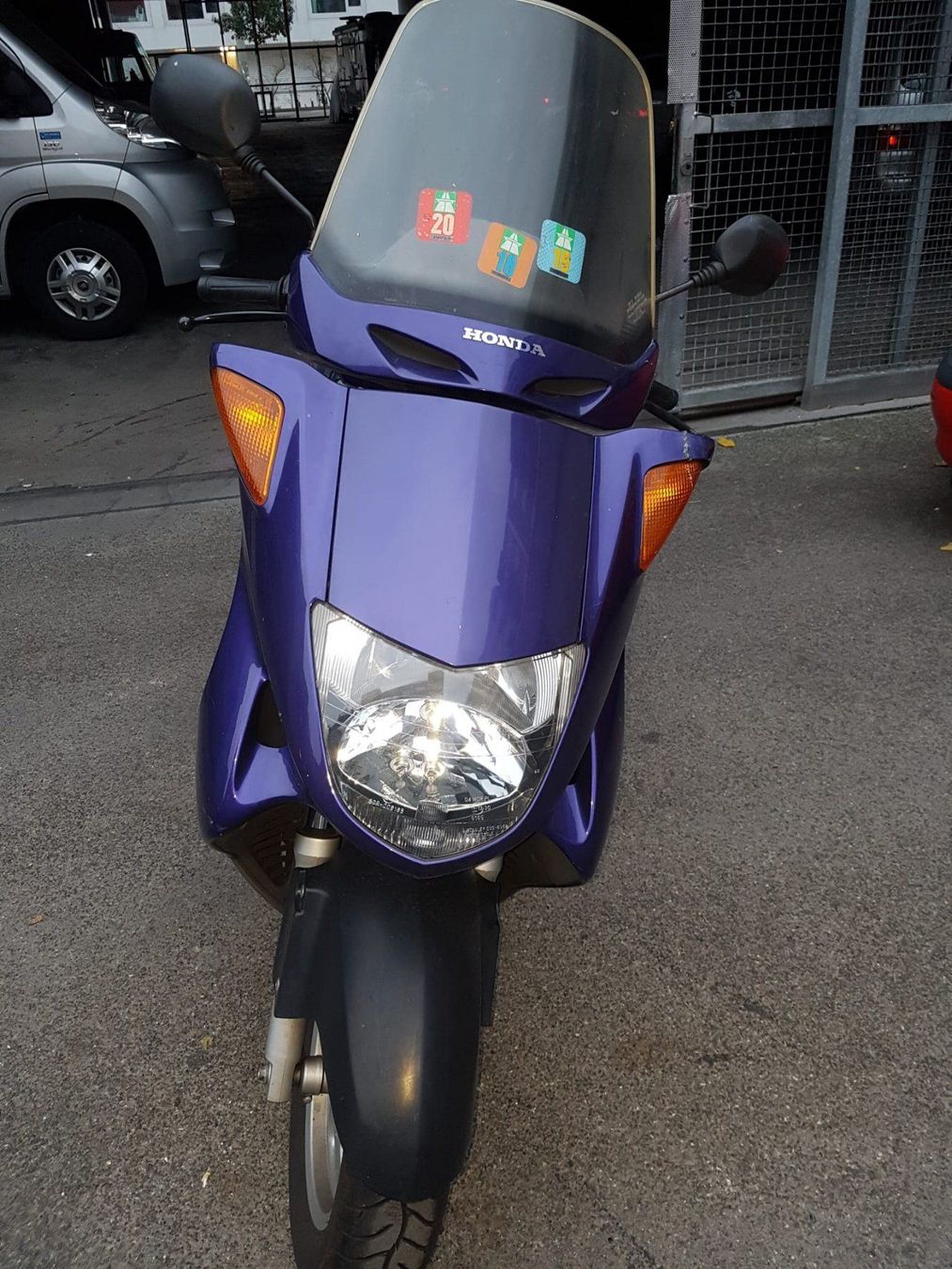 Honda fes 250