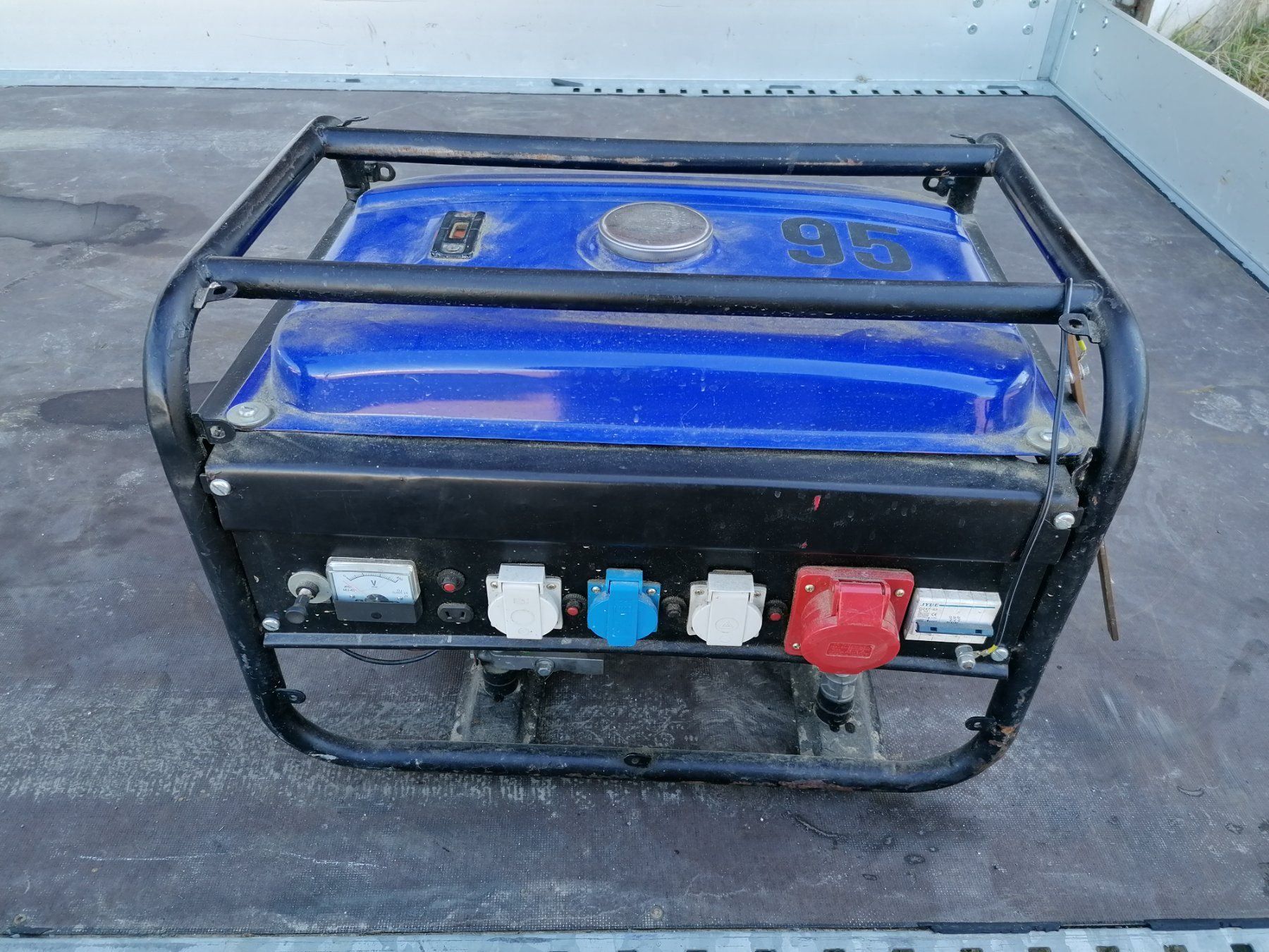 Generator ECM 4800 Kaufen auf Ricardo