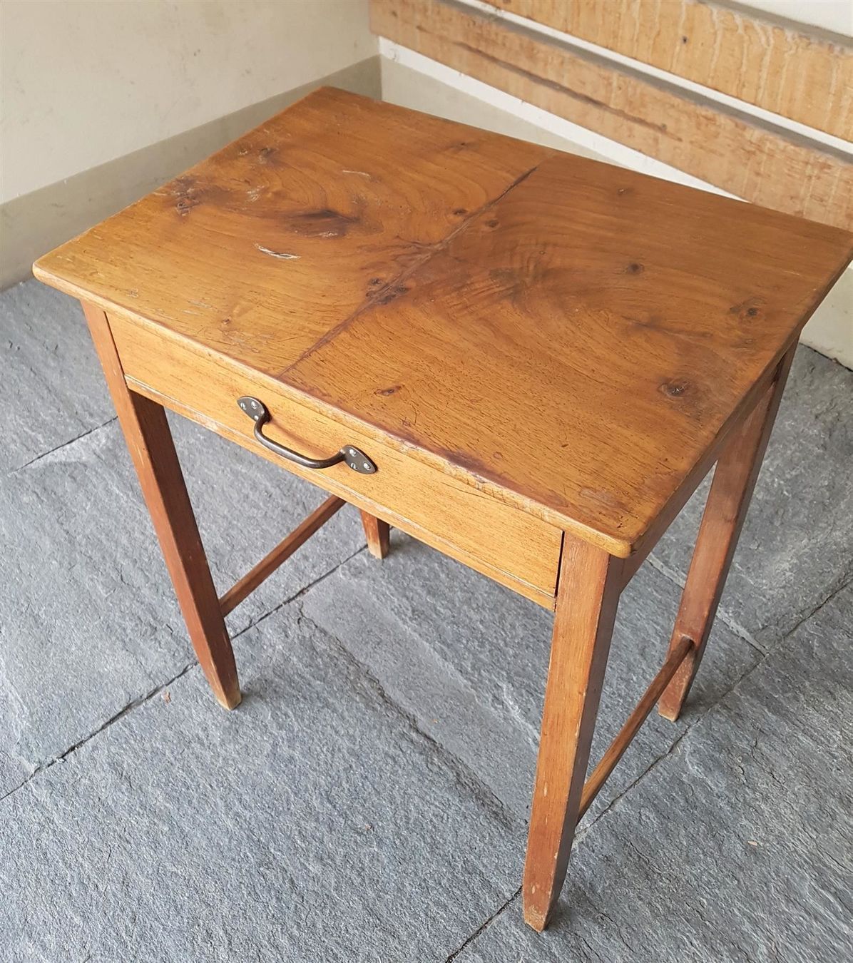 kleiner Holz-Tisch alt | Kaufen auf Ricardo