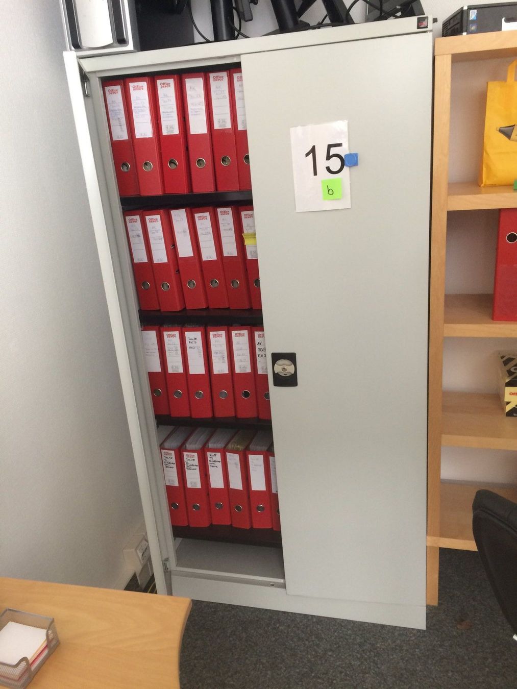 Grauer Metallschrank | Kaufen auf Ricardo