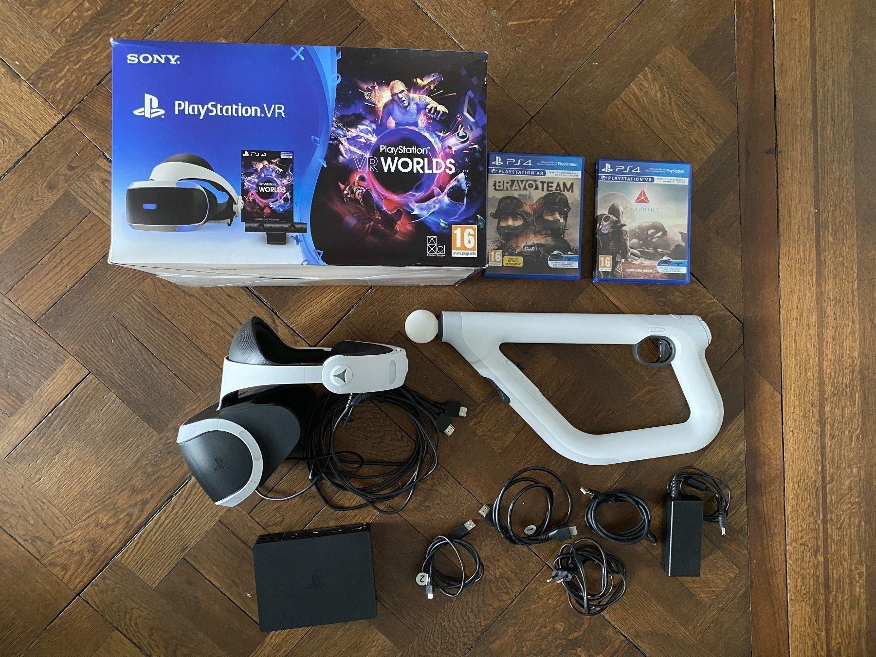 Playstation 4 VR Set inkl. zwei Spiele Kaufen auf Ricardo