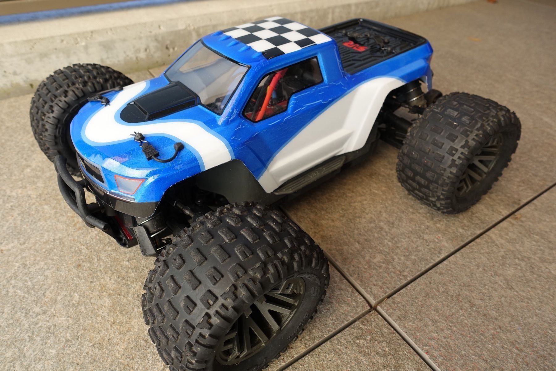 Arrma Granite / Outcast 4S Monstertruck Kaufen auf Ricardo