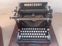 Antike Schreibmaschine Mercedes