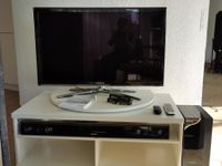 Samsung LED TV 40 mit Soundbar/Subwoofer