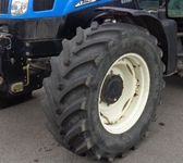 Traktoren Reifen 480/65R28 BKT