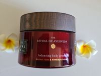 Ritual of Ayurveda Balancing Body Cream 220ml mit Geschenk