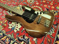 Fender Classic 60s J-Bass RW Walnut – Limited Edition