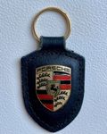 Porsche Schlüsselanhänger Wappen – Essential