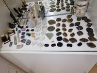 Diverse Kristalle und Steine