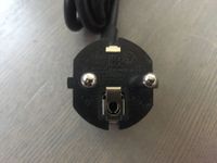 Cable d’alimentation IEC C13 coudé