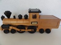 Exklusive Holz-Lokomotive - nach einem Modell vom Jahr 1864!