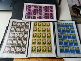 Japan, 4 Bogen Briefmarken Blumen, ungebraucht