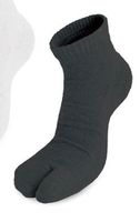 Japanische Tabi-förmige Socken (Sport) Schwarz / Kurz