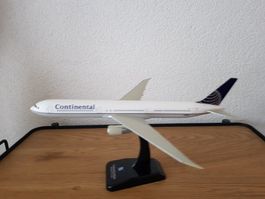 Flugzeugmodell CONTINENTAL Boeing 767