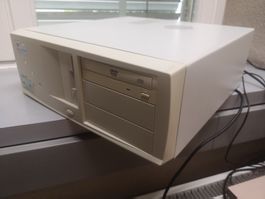 XP PC im Vintage Gehäuse mit Serial & Parallel