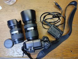 Olympus Digital Kamera E-300 inkl. 2 Objektive und Tasche