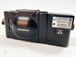 Olympus XA & Flash A11 35mm Kamera Kleinbild Vintage + Etui