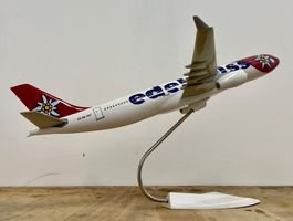 Grosses Vintage Flugzeug Modell Airbus Edelweiss