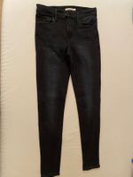 Levi‘s Jeans 720 dunkelblau W28 L30 (High Rise Super Skinny)