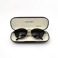 Calvin Klein Sonnenbrille mit Leder Etui
