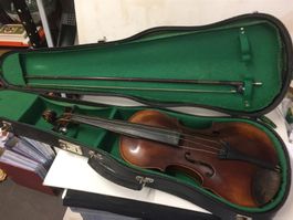(22) Aeltere Geige oder Violine