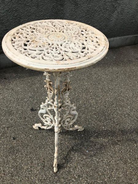 alter Gusseisentisch | Kaufen auf Ricardo